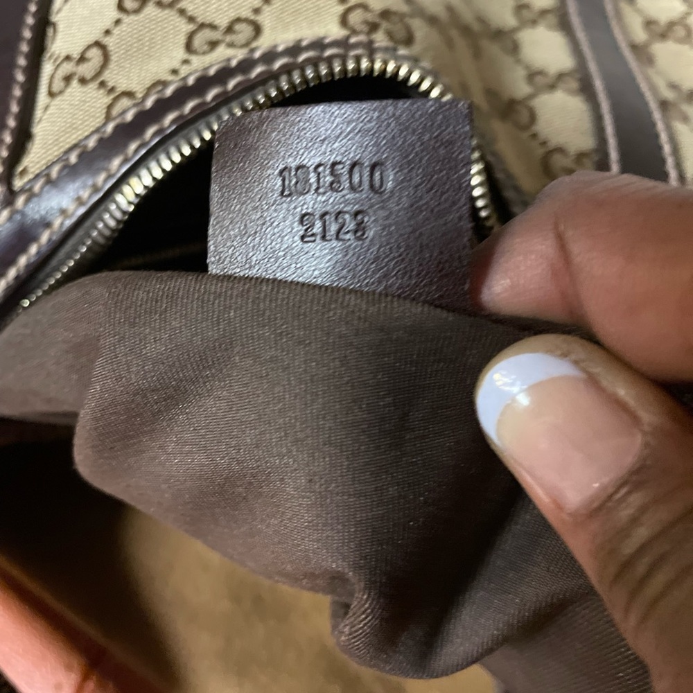 Authentic Gucci Monogram Medium Supreme Canvas Sh… - image 5